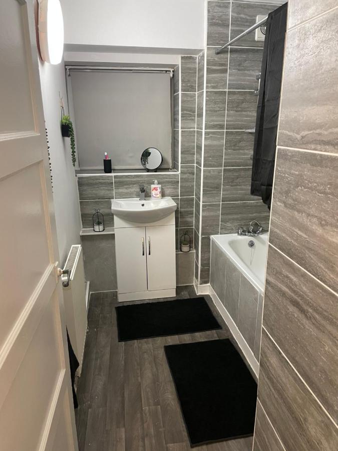 Lovely 2Bedroom 4Mins From Wimbledon Station London Exterior foto