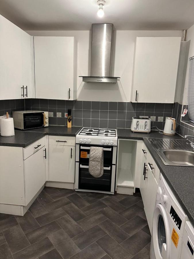 Lovely 2Bedroom 4Mins From Wimbledon Station London Exterior foto